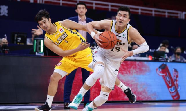 国王杯今晚再迎强敌；华盛顿奇才官宣签约；主帅态度：形势明朗；团队化学反应显著(国王队史十大球星)