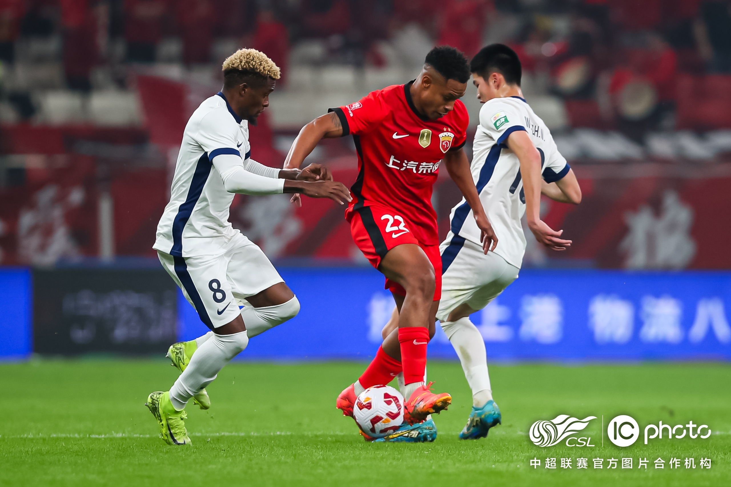  赛地聚焦：中超集结日热度飙升，比利亚雷亚尔绝杀压哨，质疑声仍在，资深球员宣示担当-天博娱乐