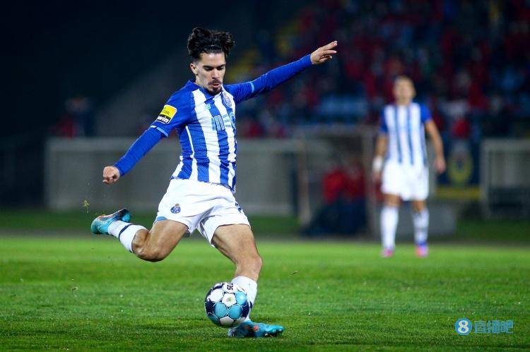 包含国际比赛日纽卡斯尔调整名单以备欧冠,强势反弹环节打磨,管理层满意,球探报告显示潜力的词条 包含国际比赛日纽卡斯尔调整名单以备欧冠,强势反弹环节打磨,管理层满意,球探报告显示潜力的词条